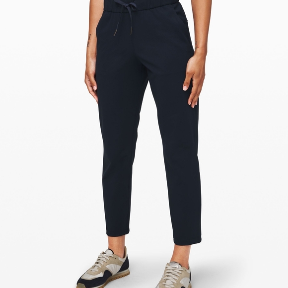 Lululemon On The Fly 7/8 - Picture 1 of 4